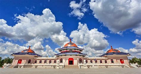   Genghis Khan Mausoleum 壯麗的建築與神秘的歷史！