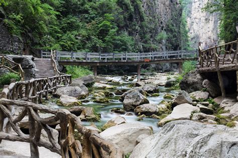  太行山大峽谷：壯麗的自然奇觀和驚險刺激的探險之旅！